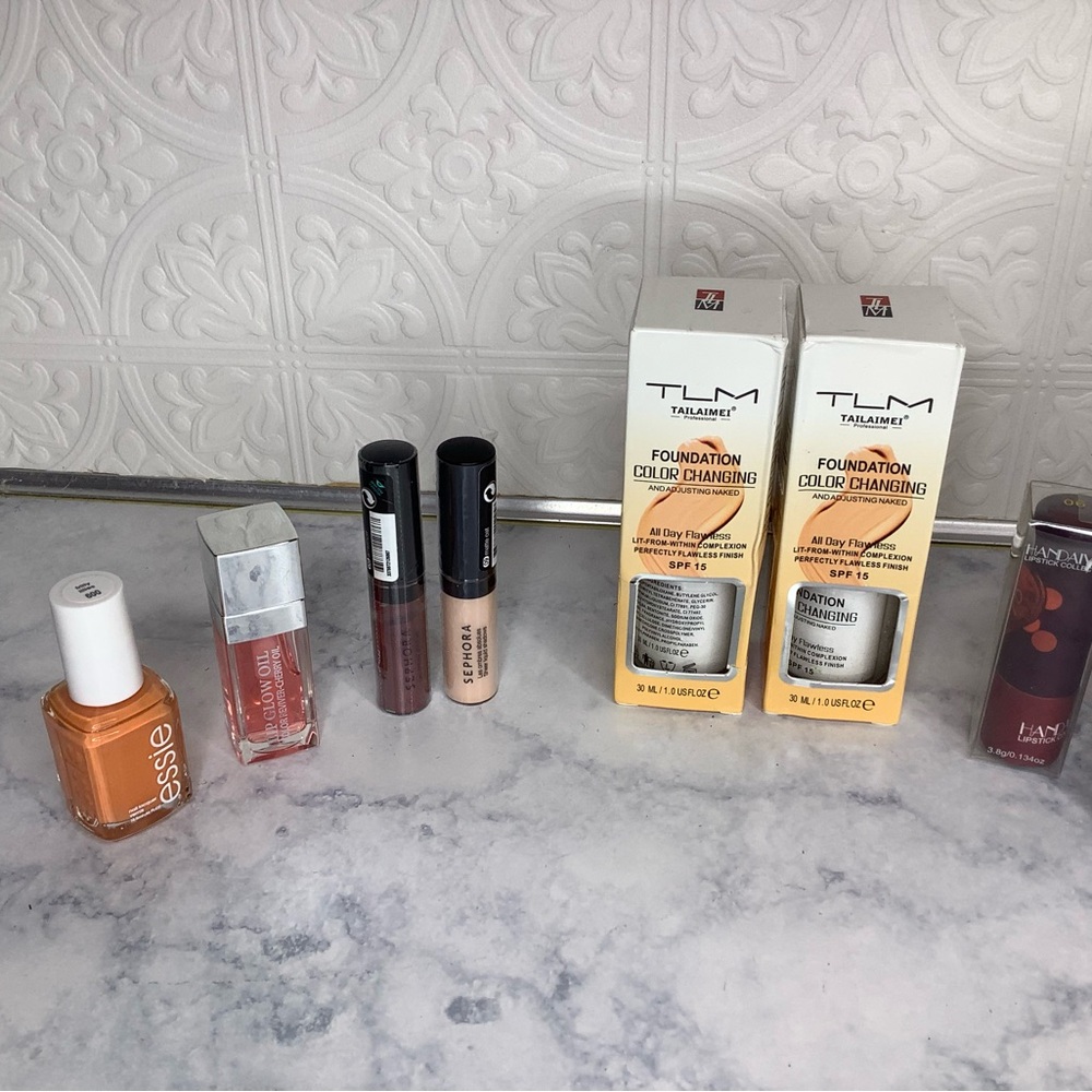 < NEW Multi-Brand Makeup Bundle 10 Pcs > - Picture 2 of 7